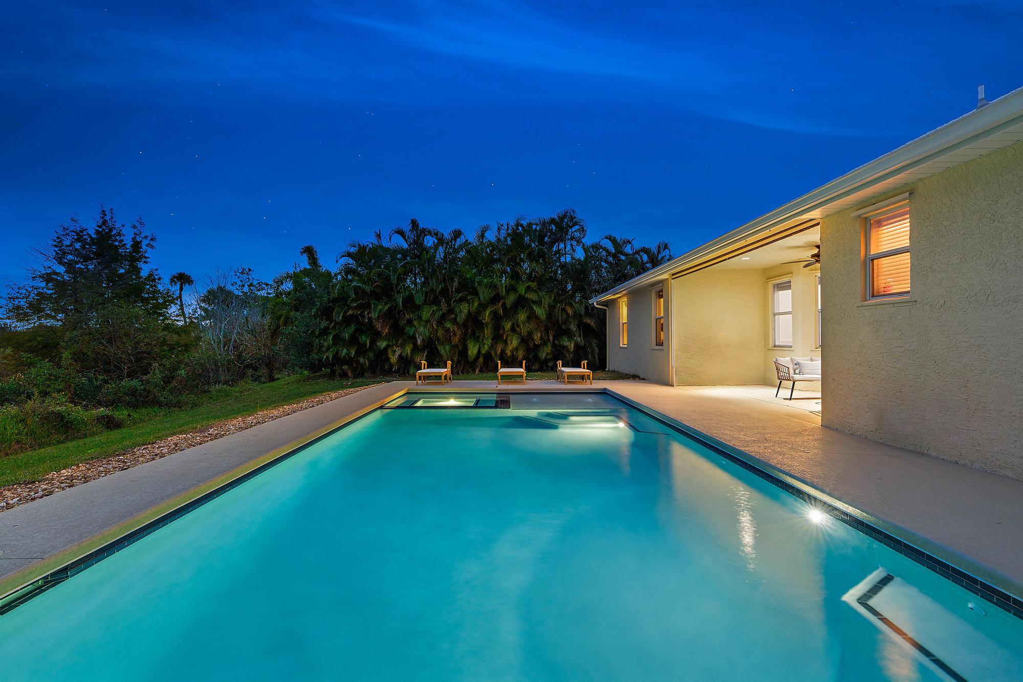 5356 SW Landing Creek Drive