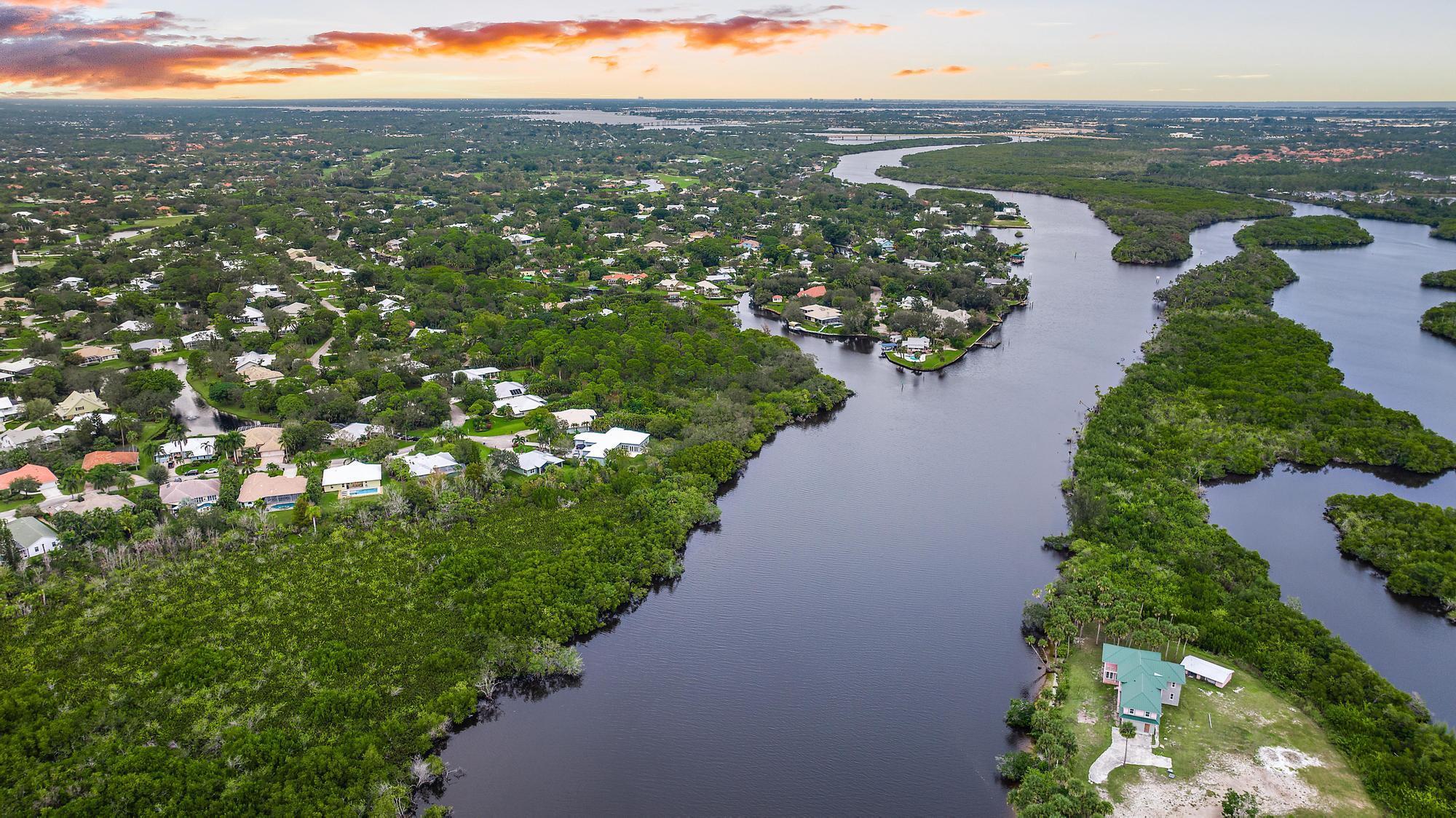 5356 SW Landing Creek Drive