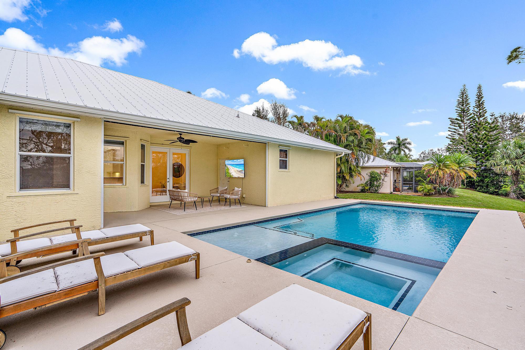 5356 SW Landing Creek Drive