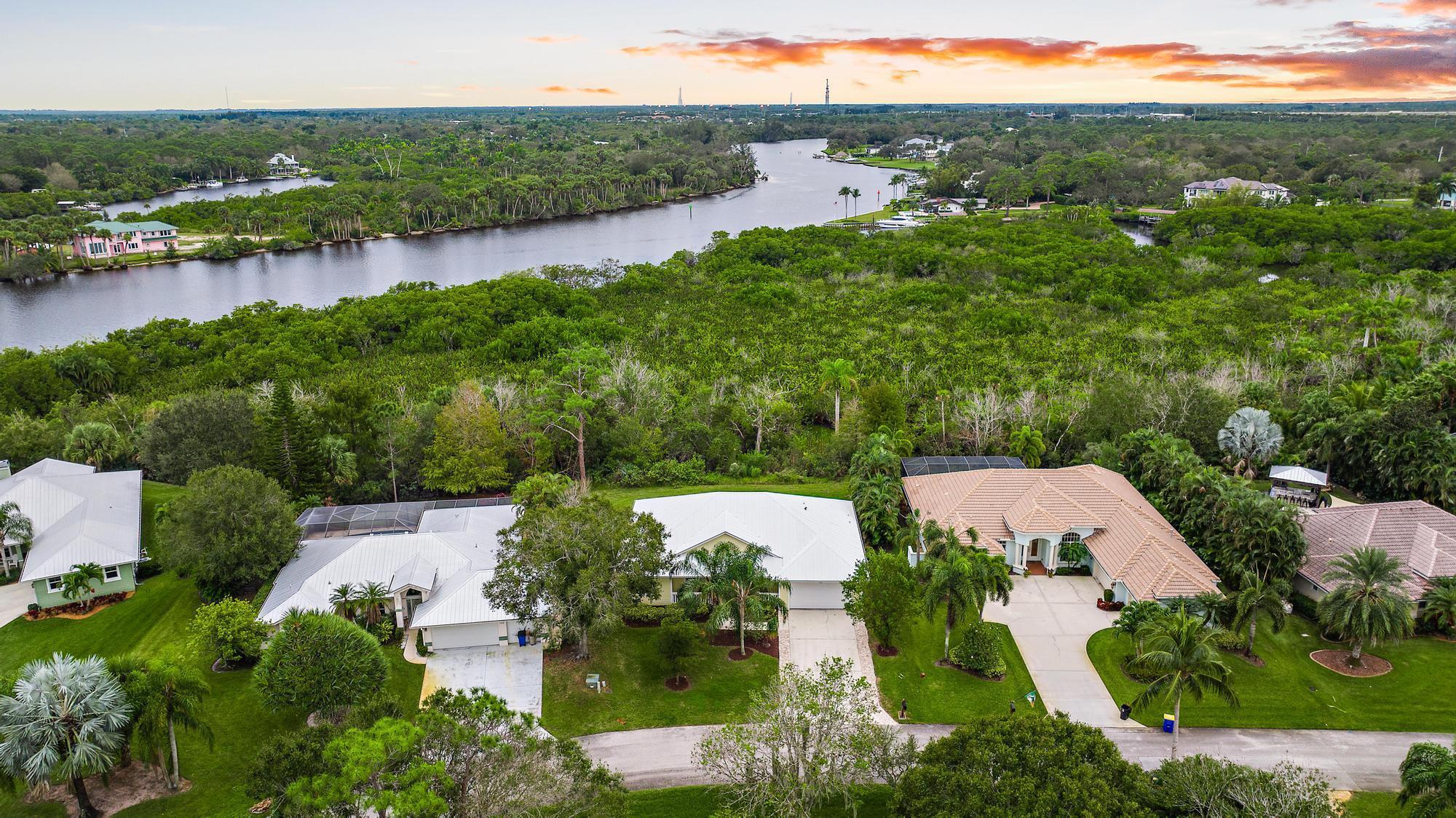 5356 SW Landing Creek Drive