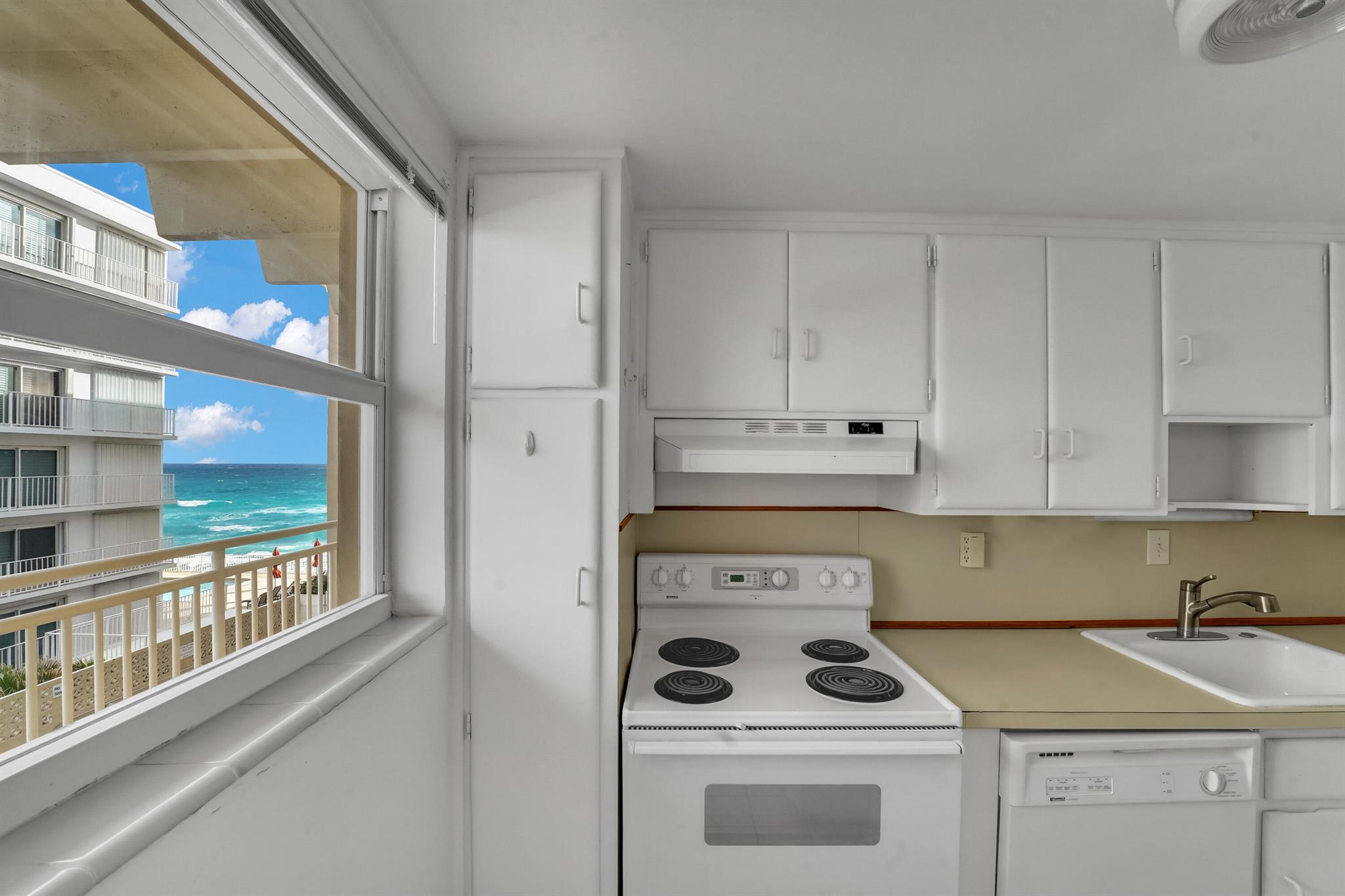 4500 S Ocean Blvd, #405