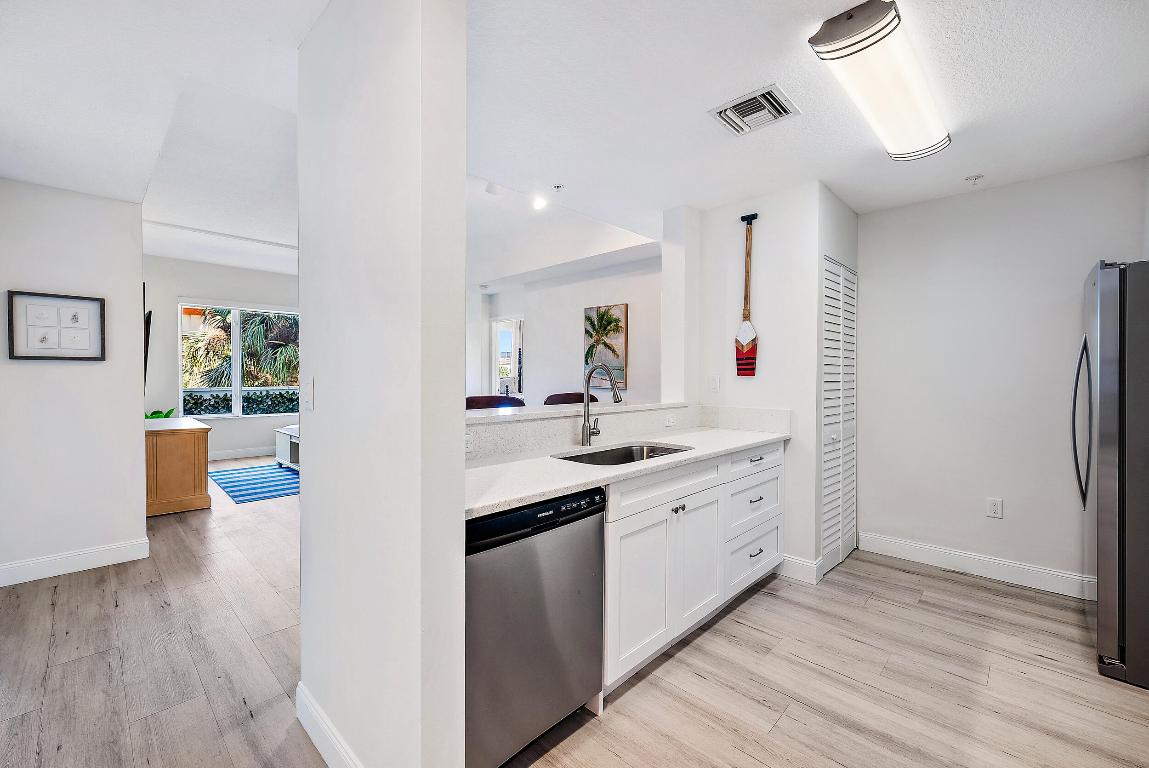 1203 Town Center Dr, #201