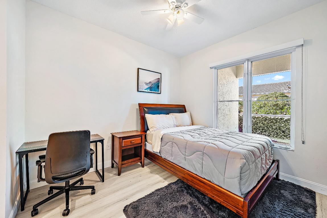 1203 Town Center Dr, #201