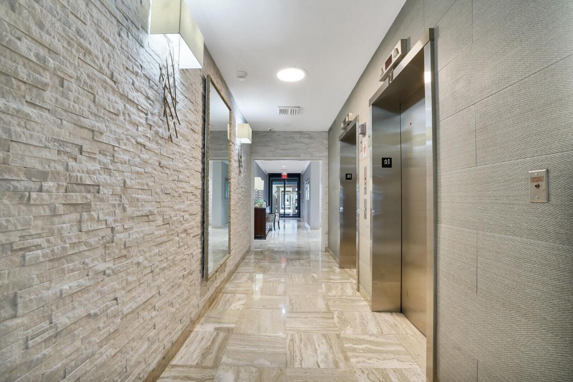 123 Lakeshore Drive 442