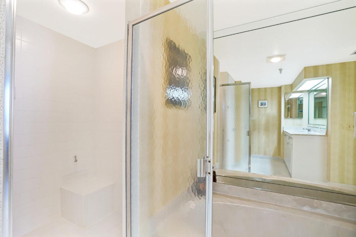 123 Lakeshore Drive 442