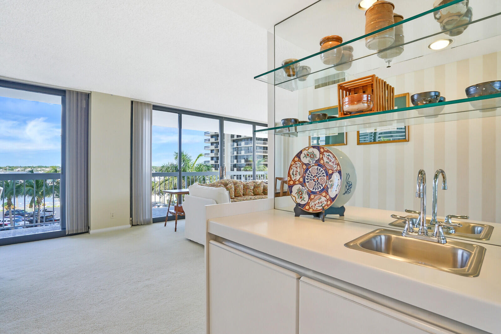 123 Lakeshore Drive 442