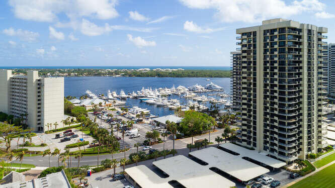 123 Lakeshore Drive 442