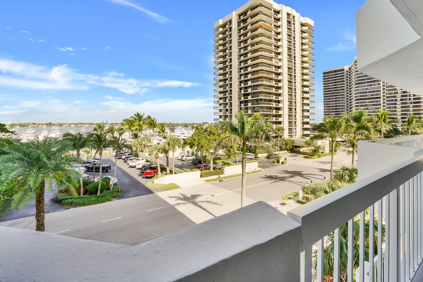 123 Lakeshore Drive 442