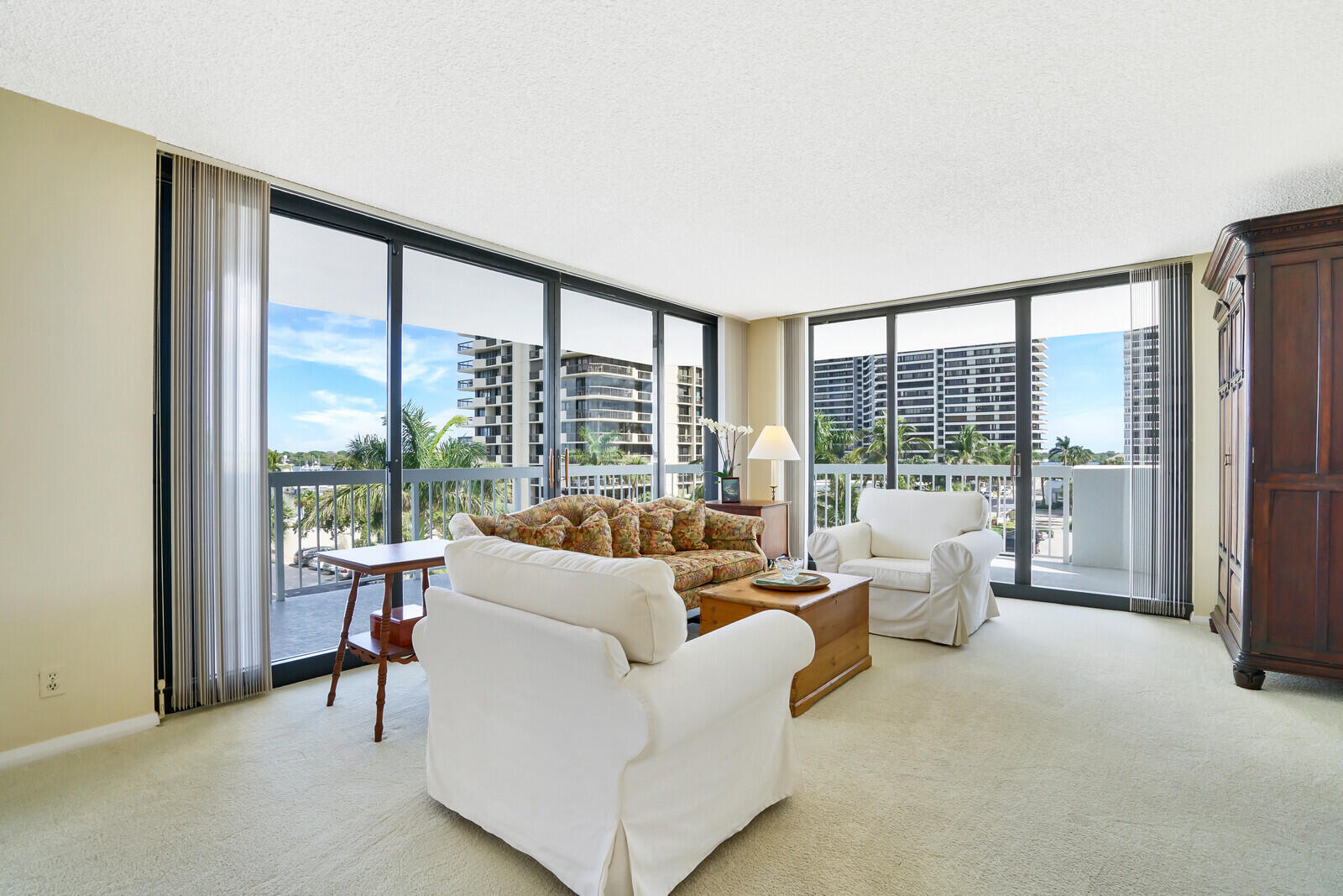 123 Lakeshore Drive 442