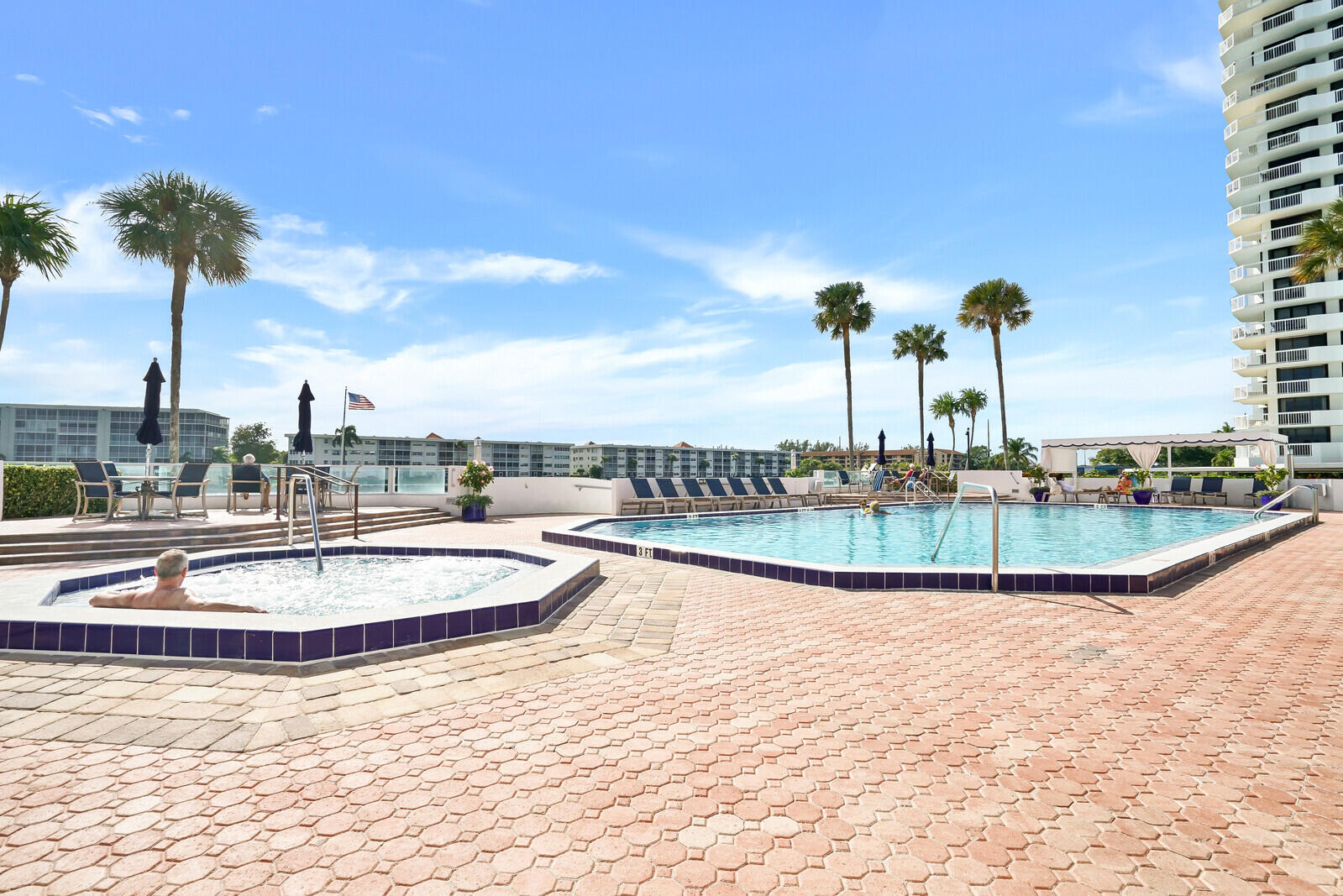 123 Lakeshore Drive 442