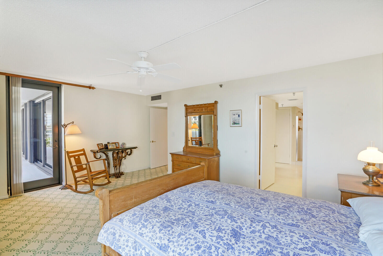 123 Lakeshore Drive 442