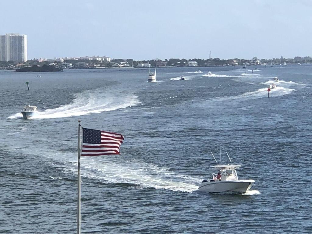 123 Lakeshore Drive 442