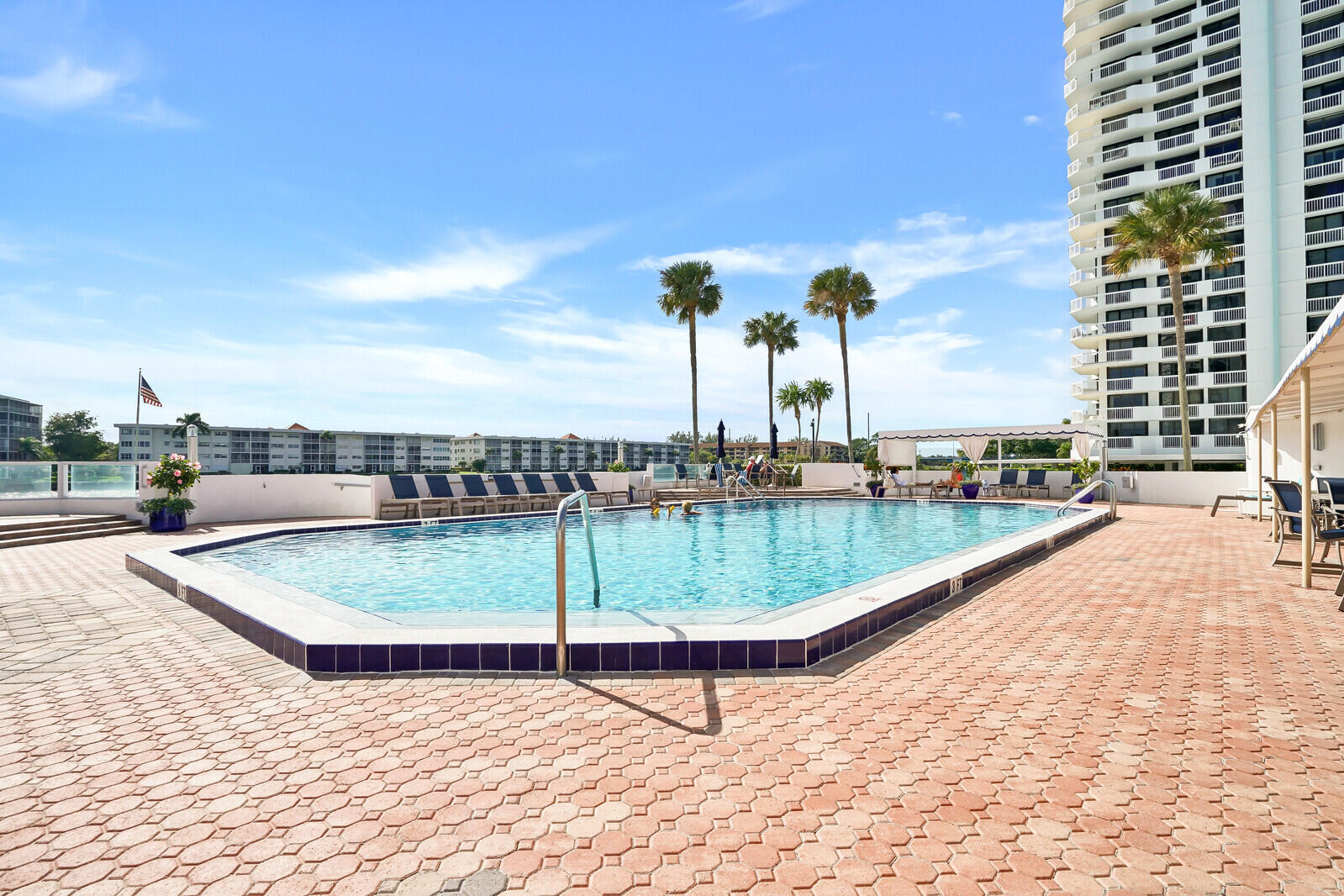 123 Lakeshore Drive 442
