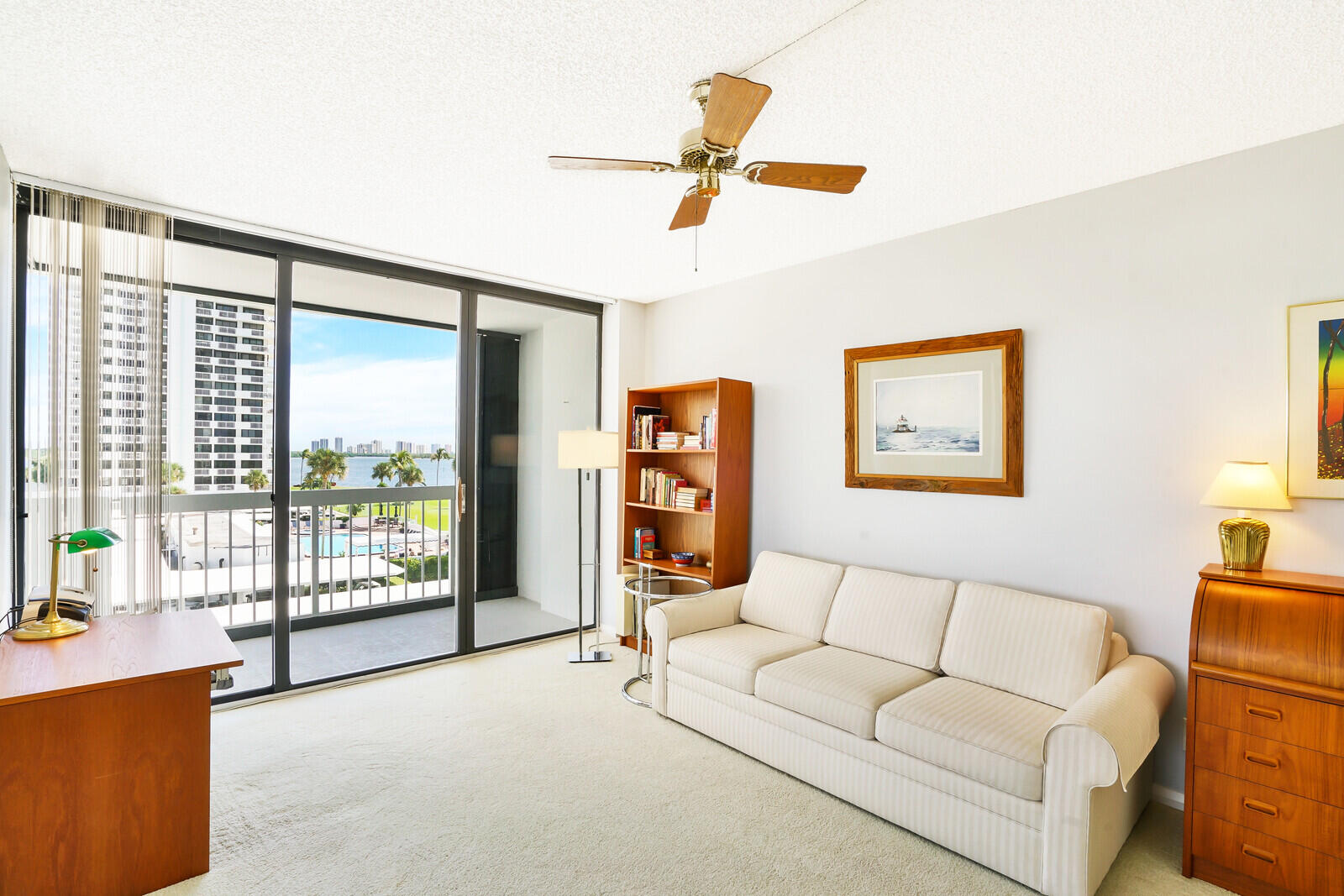 123 Lakeshore Drive 442