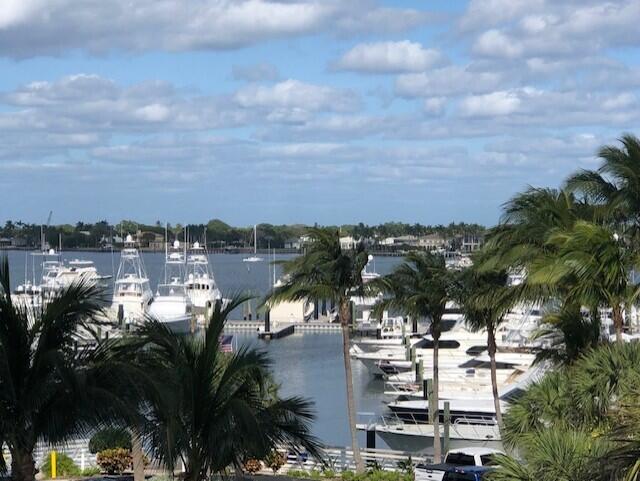 123 Lakeshore Drive 442