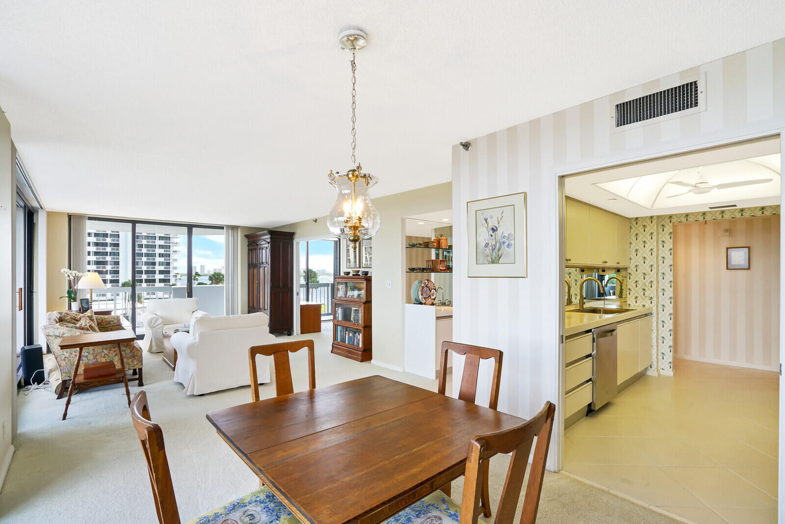 123 Lakeshore Drive 442