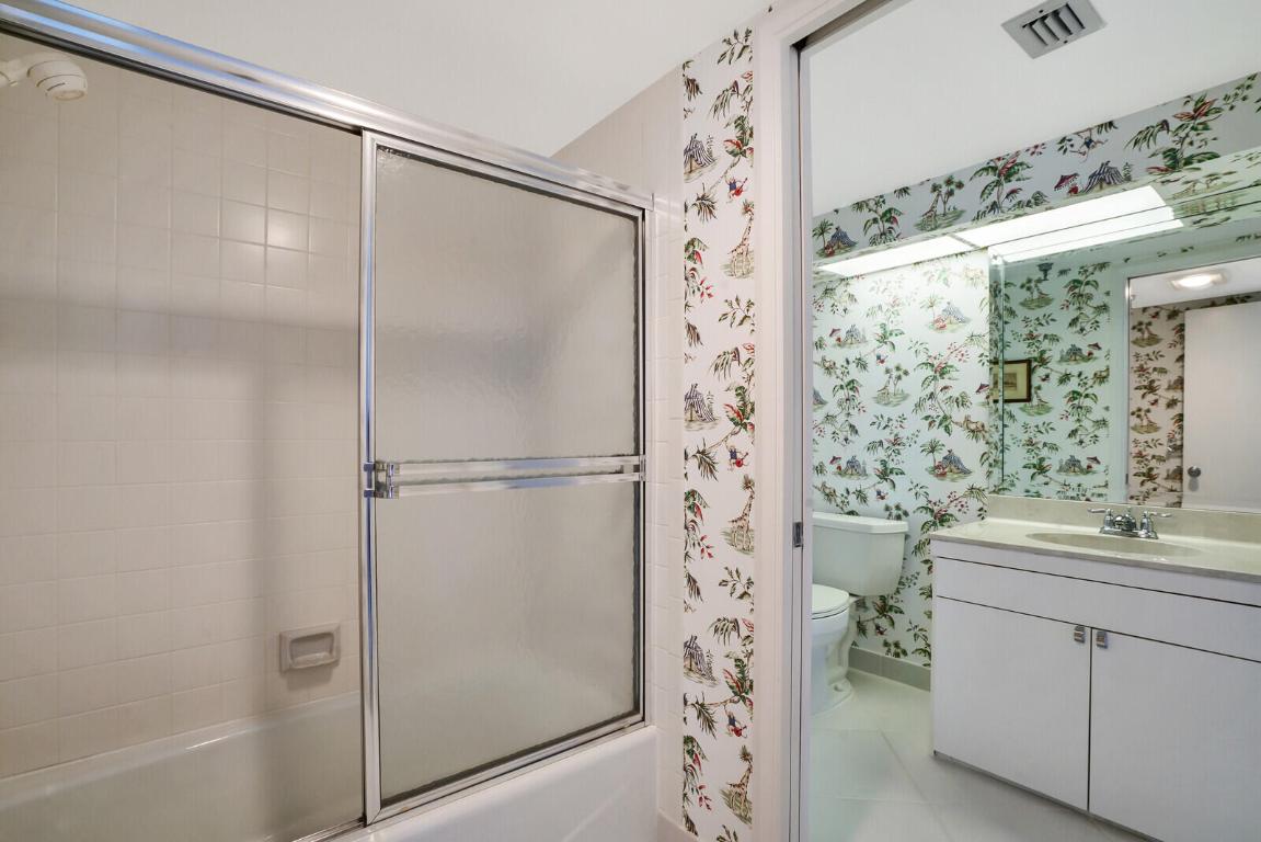 123 Lakeshore Drive 442