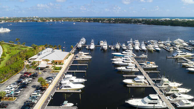 123 Lakeshore Drive 442