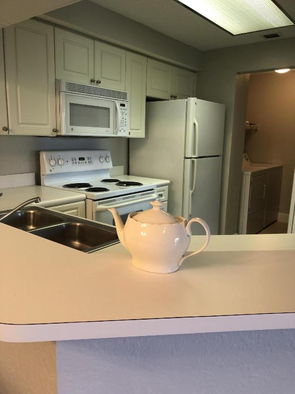 3023 Alcazar Place 305