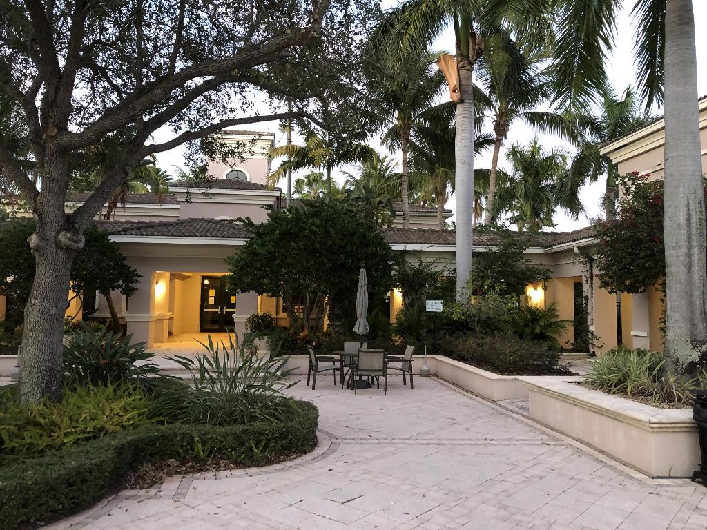 3023 Alcazar Place 305