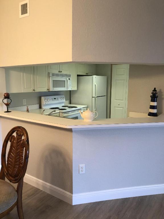 3023 Alcazar Place 305