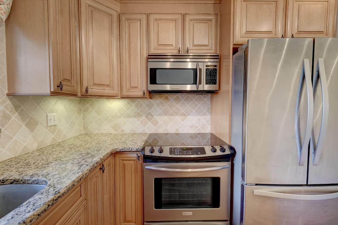 1 Westwood Avenue 104f