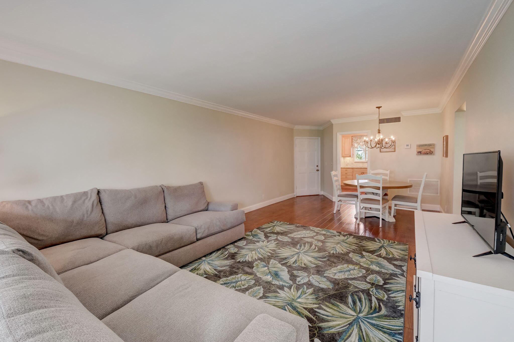 1 Westwood Avenue 104f