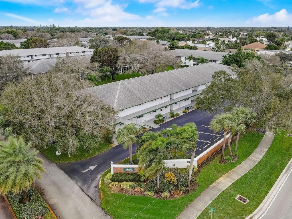 1 Westwood Avenue 104f