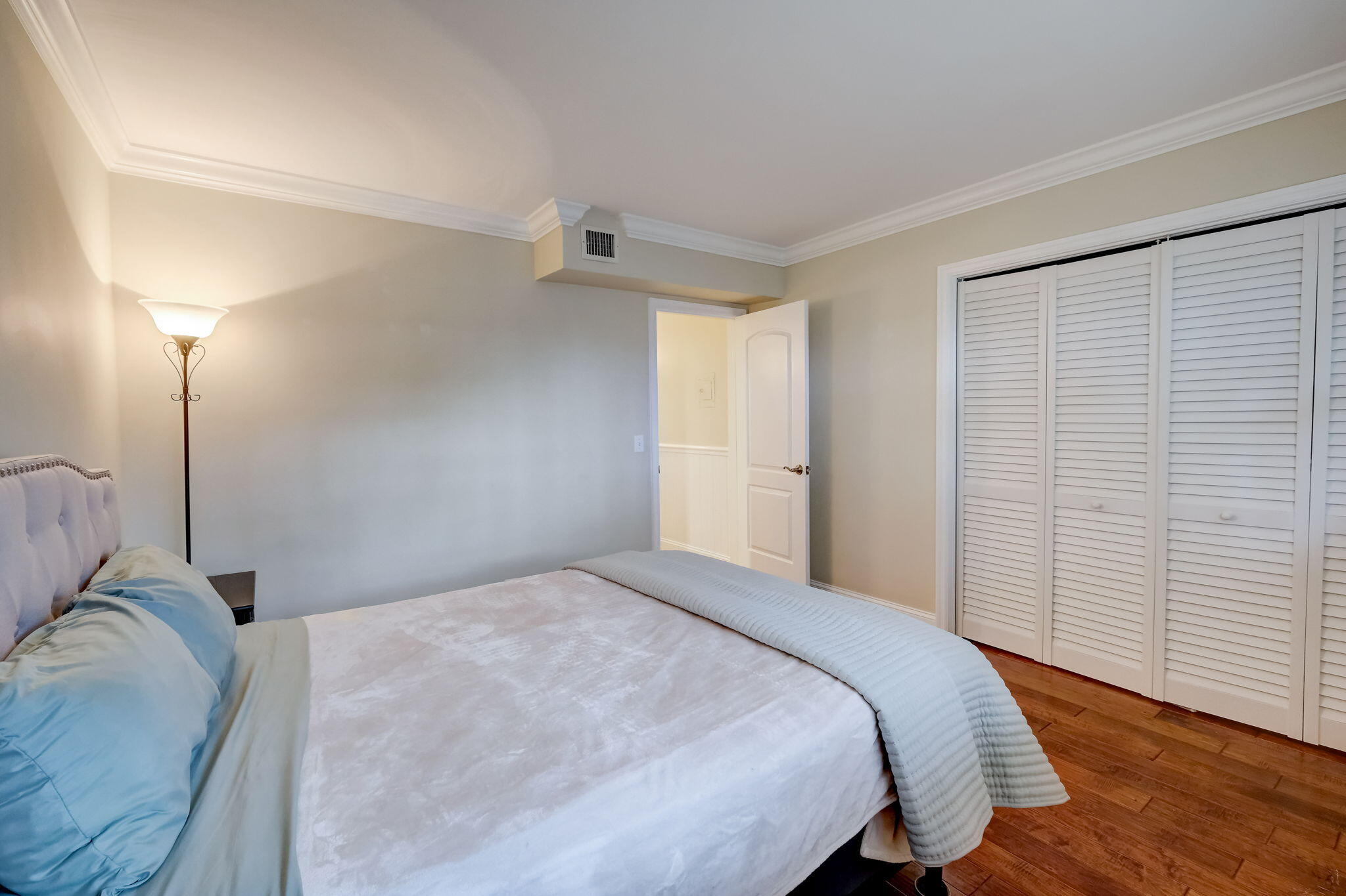 1 Westwood Avenue 104f