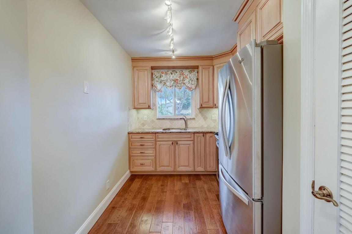 1 Westwood Avenue 104f