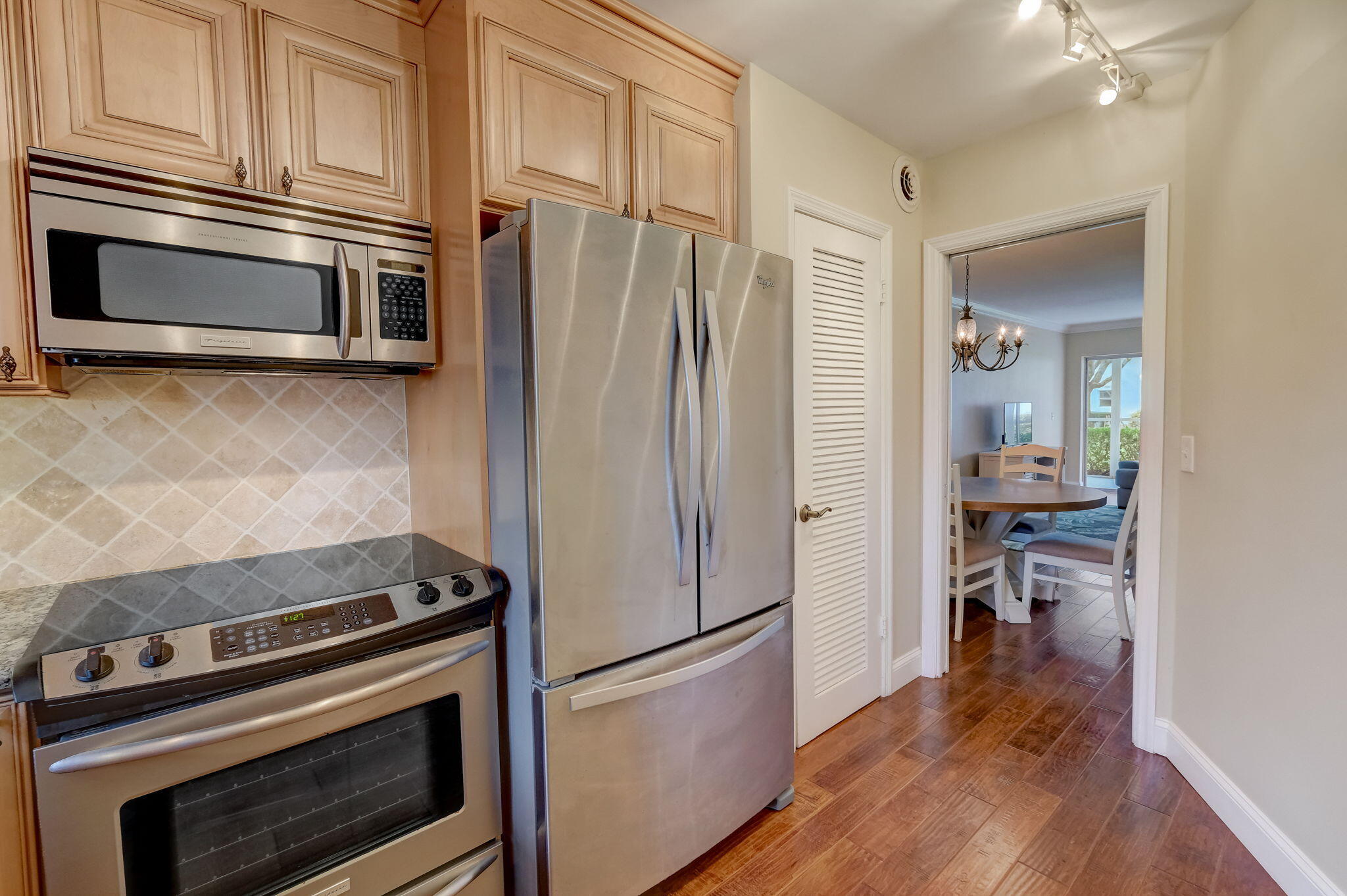 1 Westwood Avenue 104f