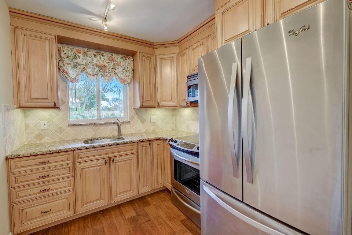 1 Westwood Avenue 104f