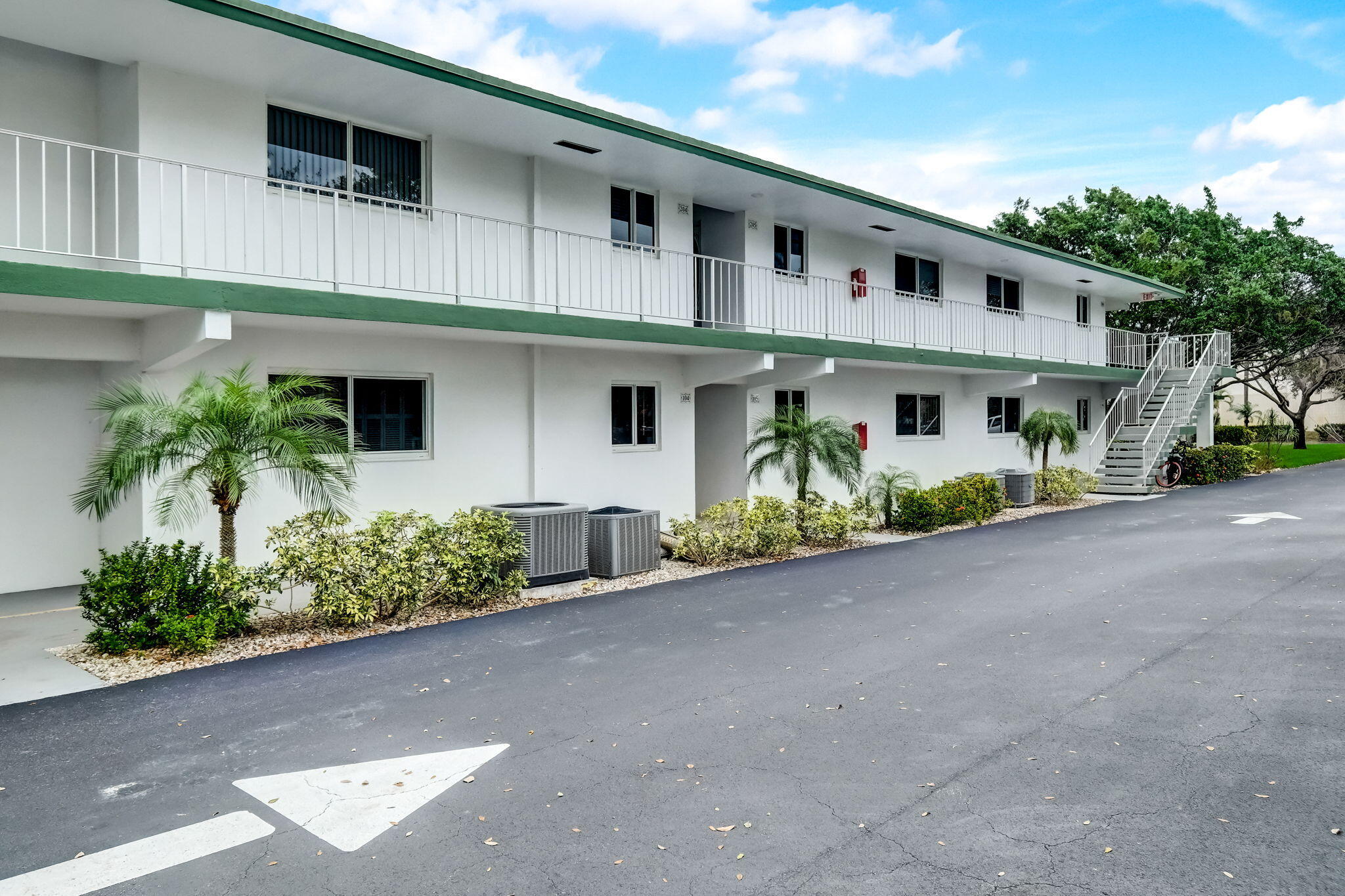 1 Westwood Avenue 104f