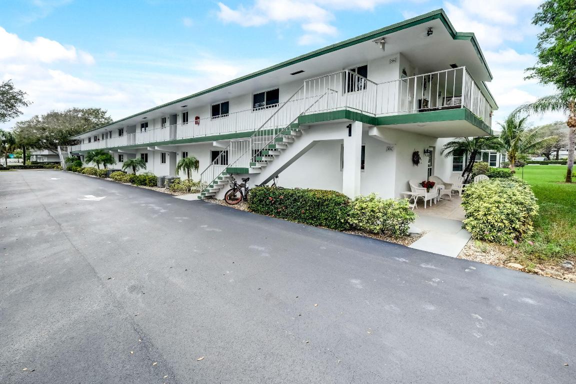 1 Westwood Avenue 104f