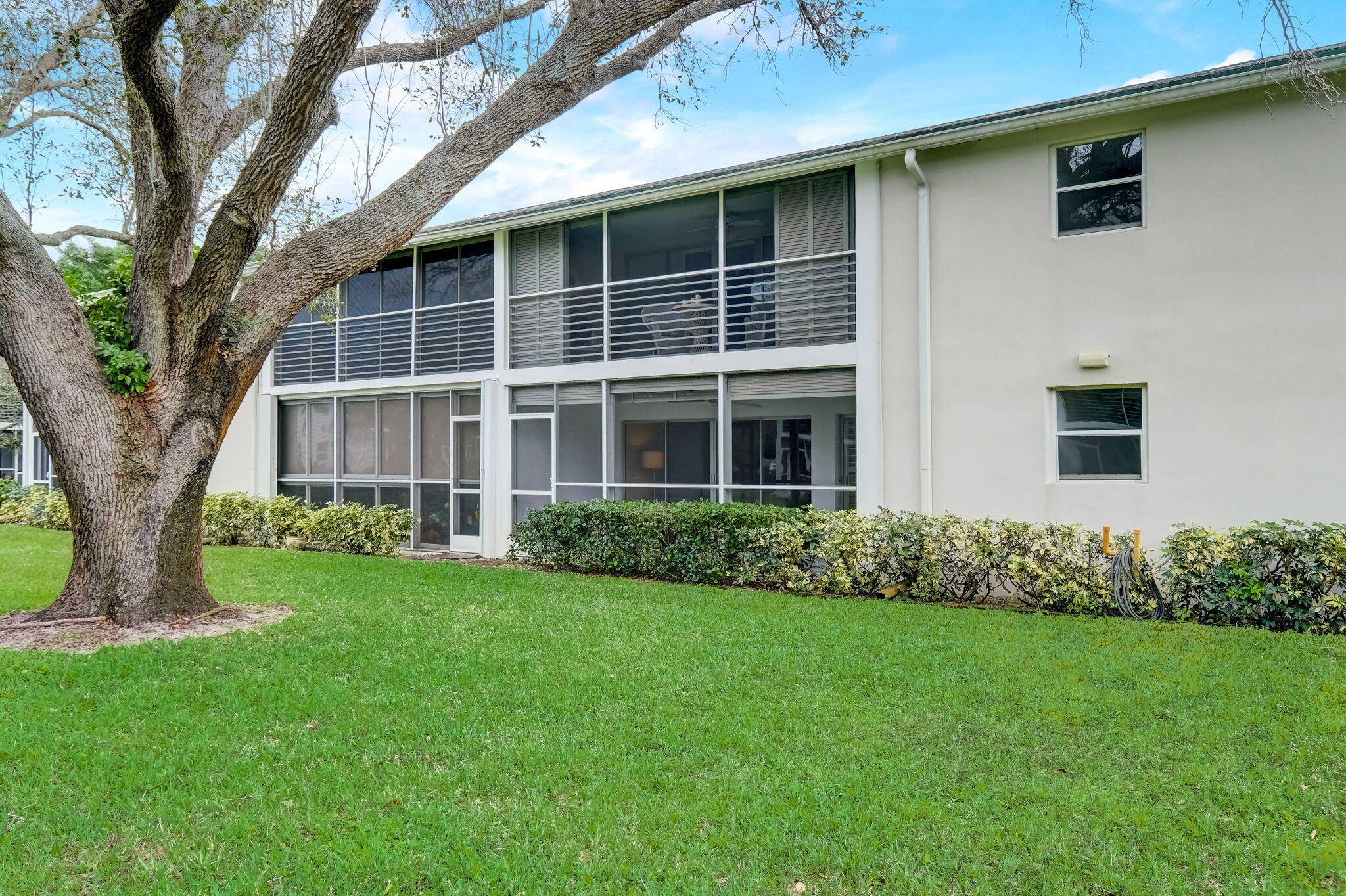 1 Westwood Avenue 104f