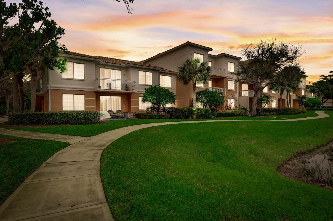 8305 Myrtlewood Circle W