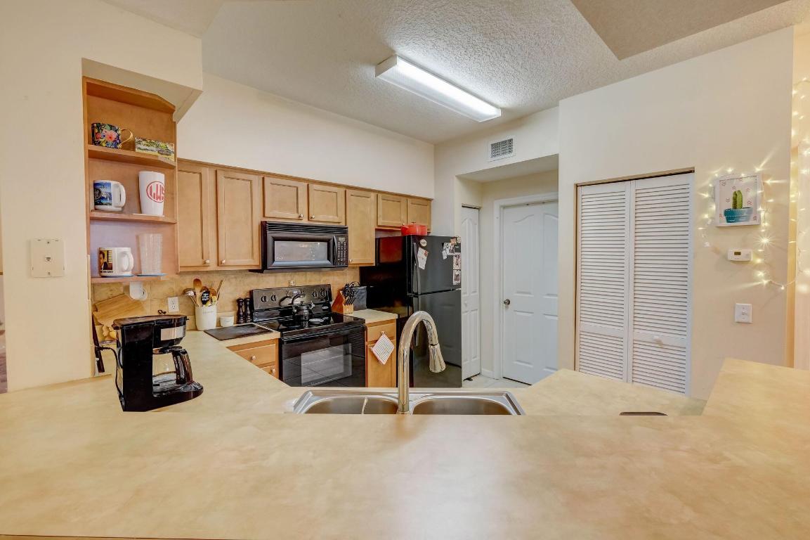 8305 Myrtlewood Circle W