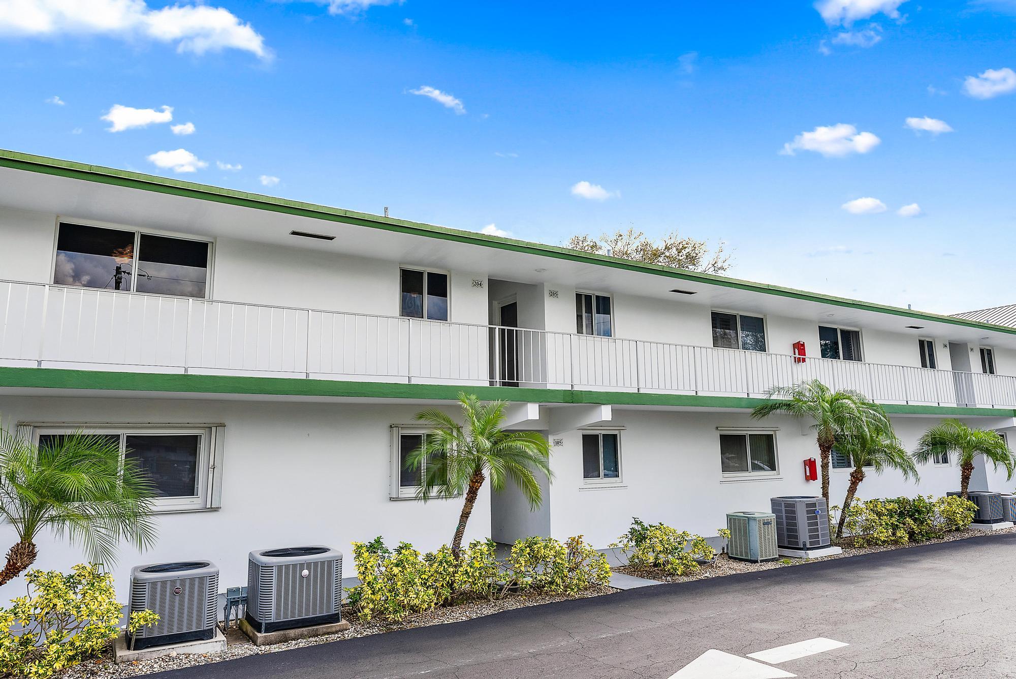 4 Westwood Ave, #204h