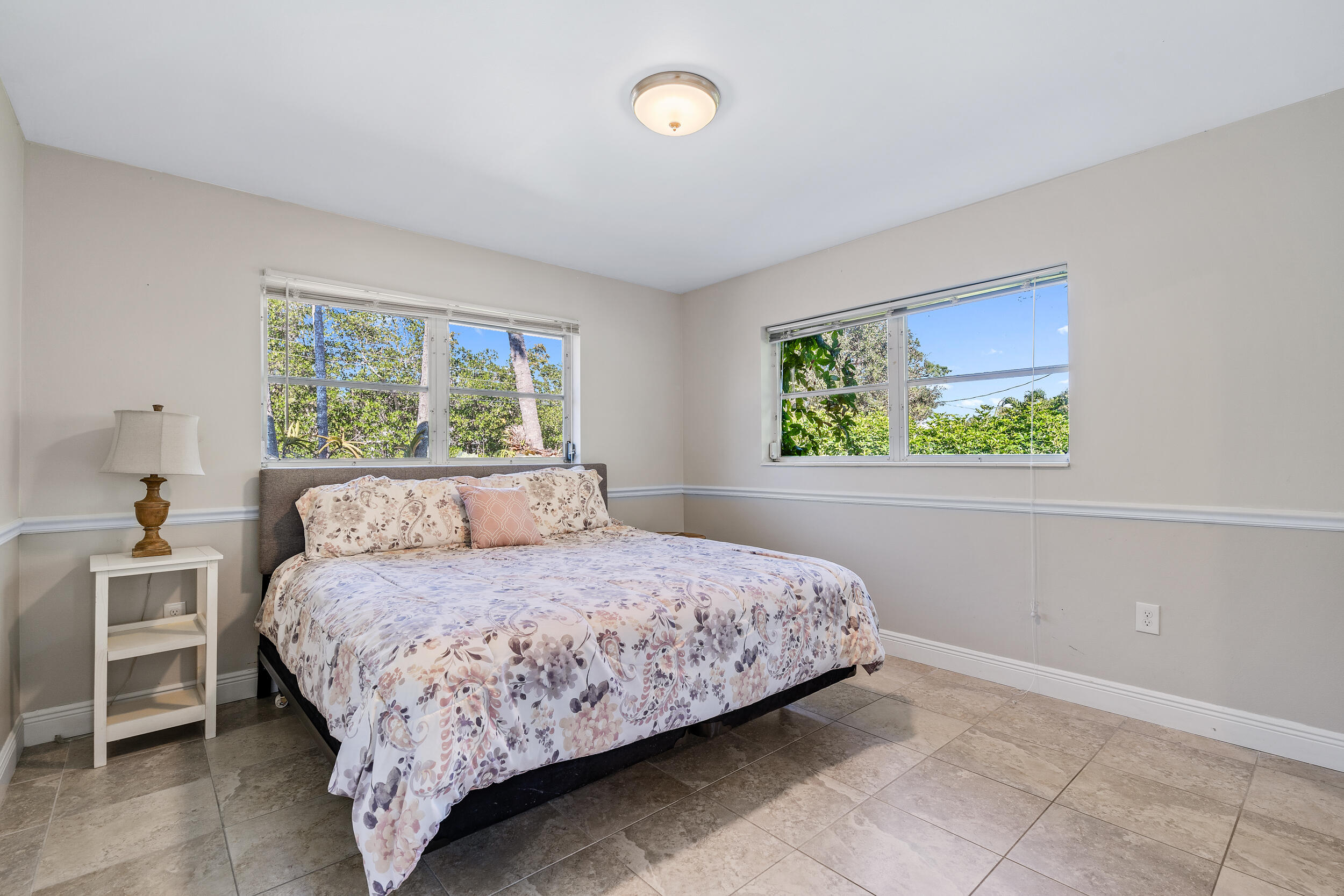 9195 SE Cove Point Street