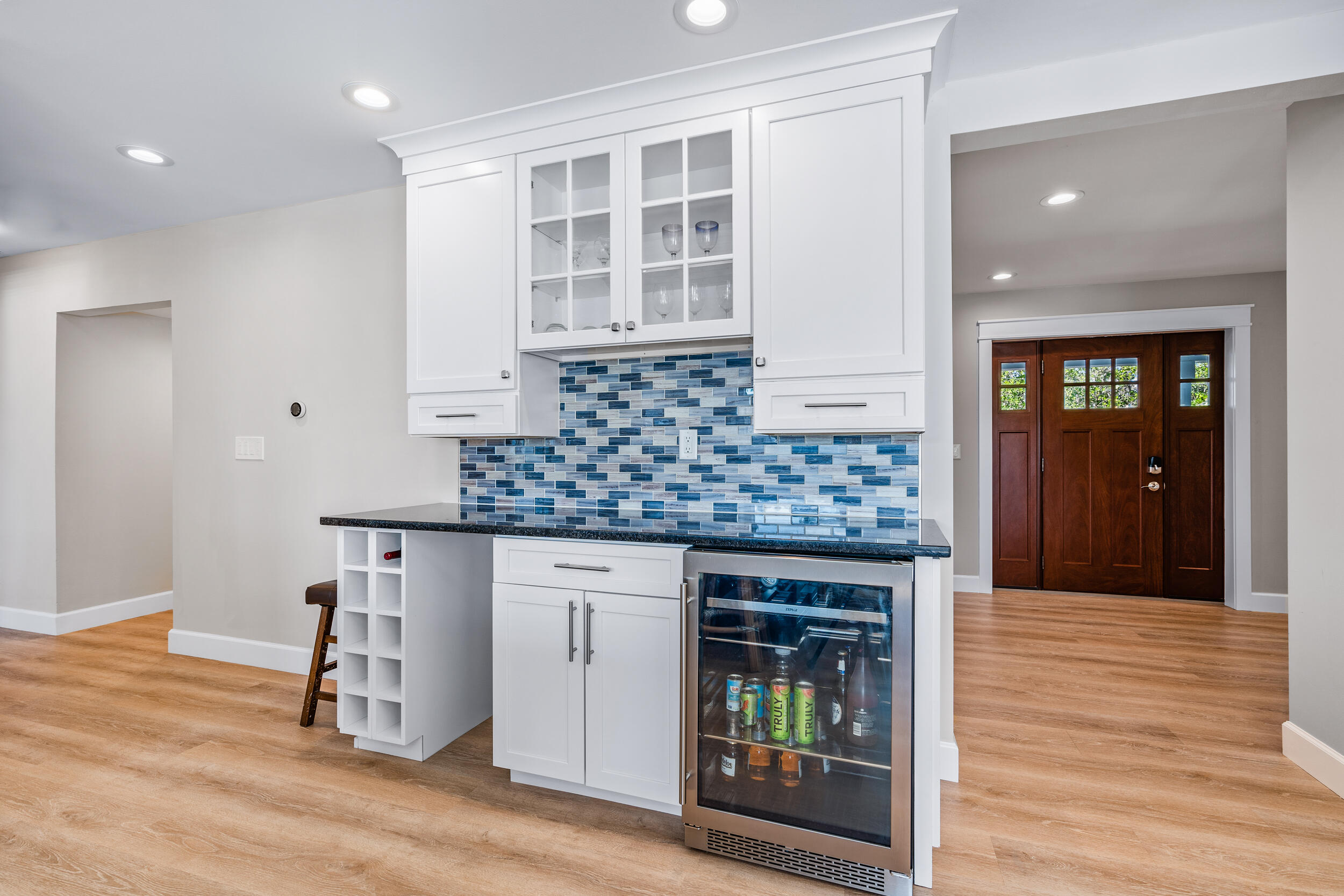 9195 SE Cove Point Street