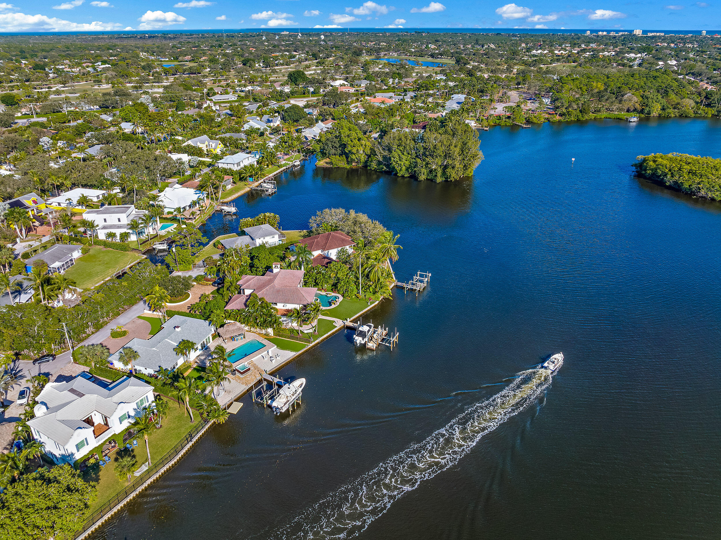 9195 SE Cove Point Street