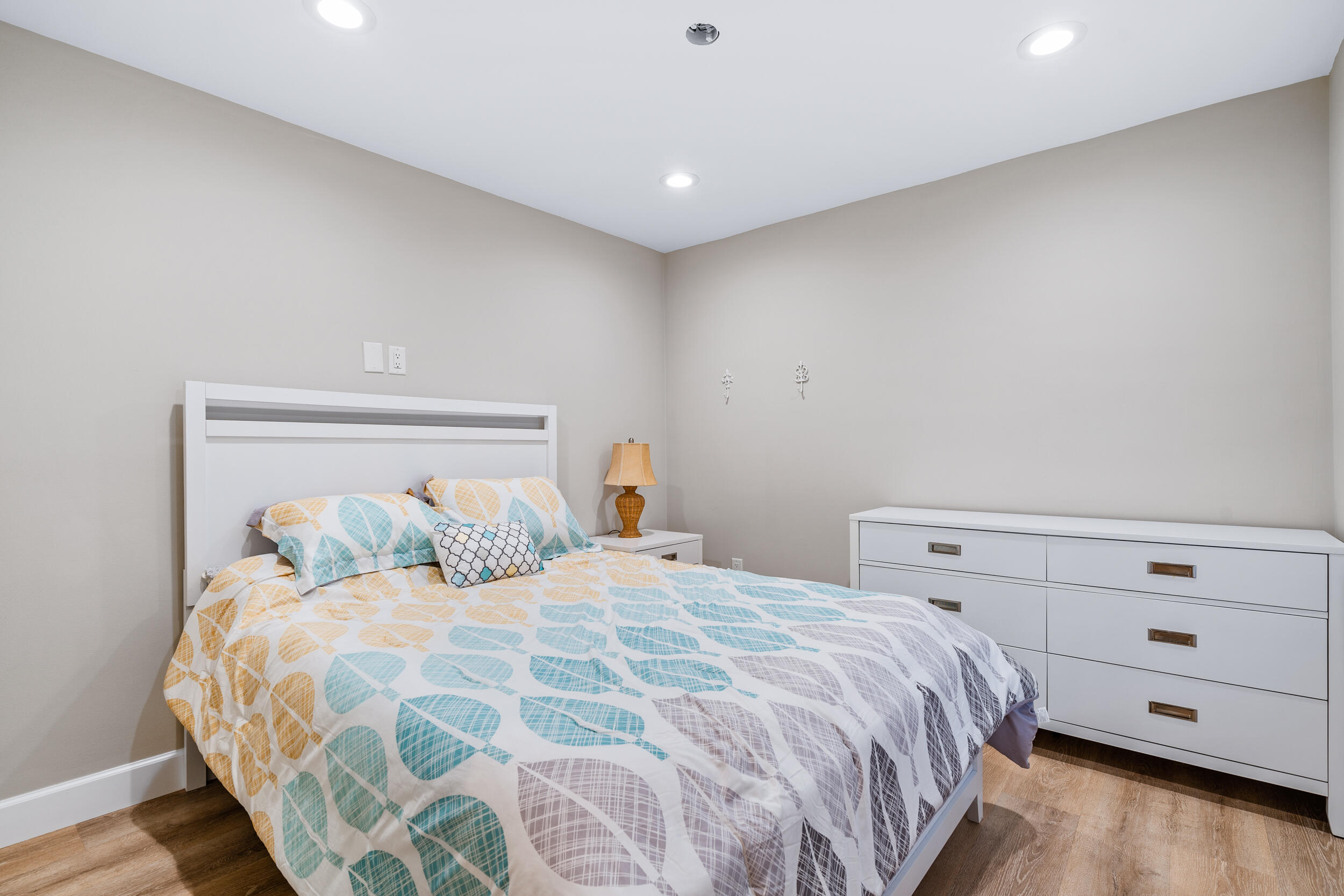 9195 SE Cove Point Street