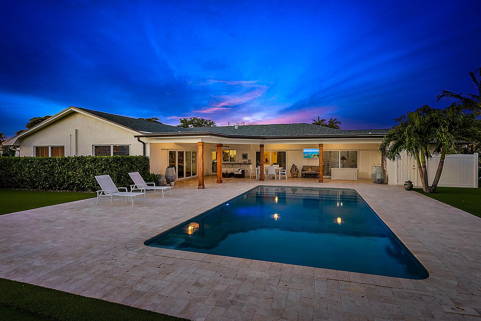 1104 Country Club Circle