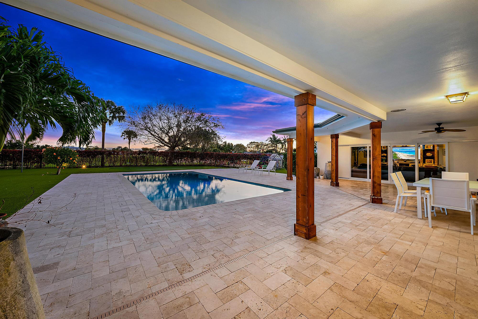 1104 Country Club Circle