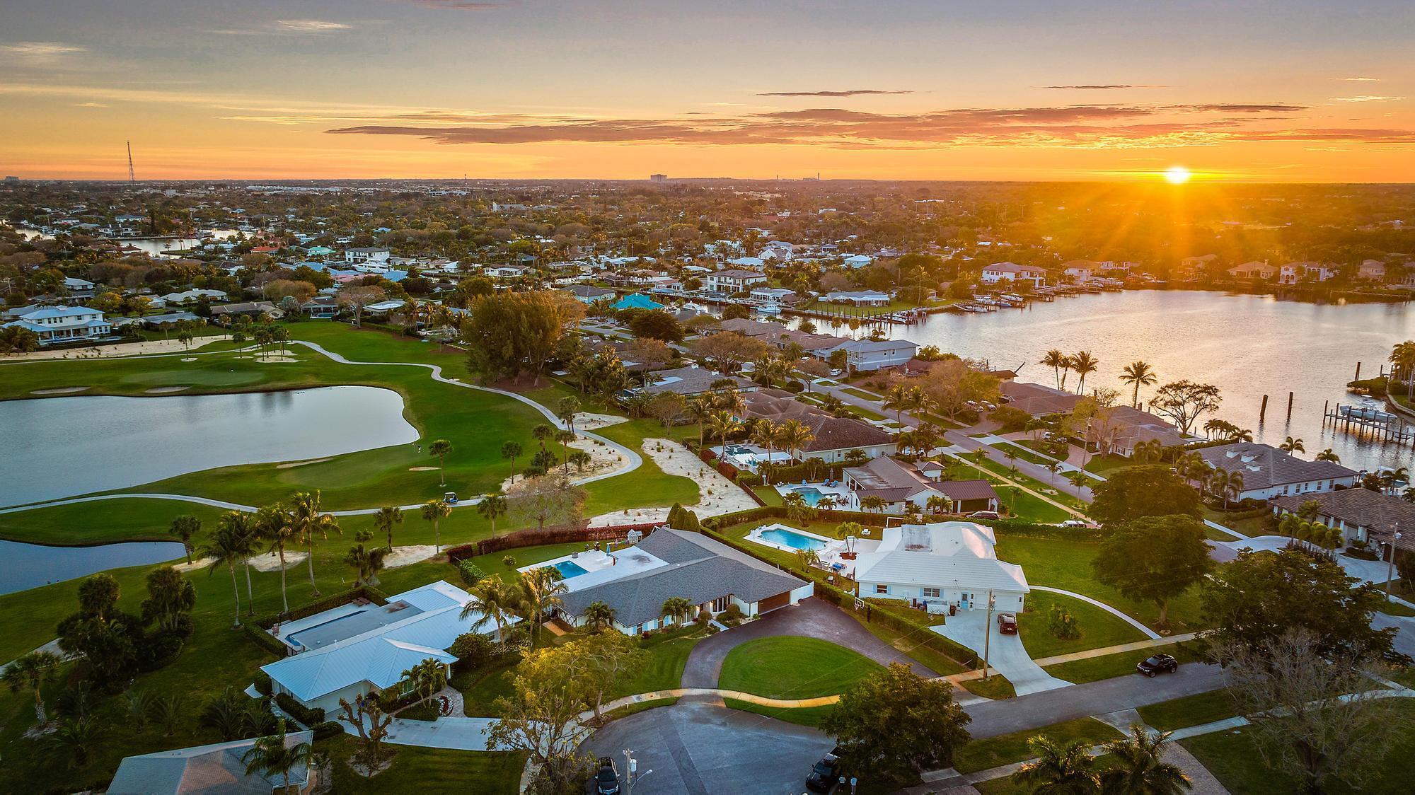 1104 Country Club Circle