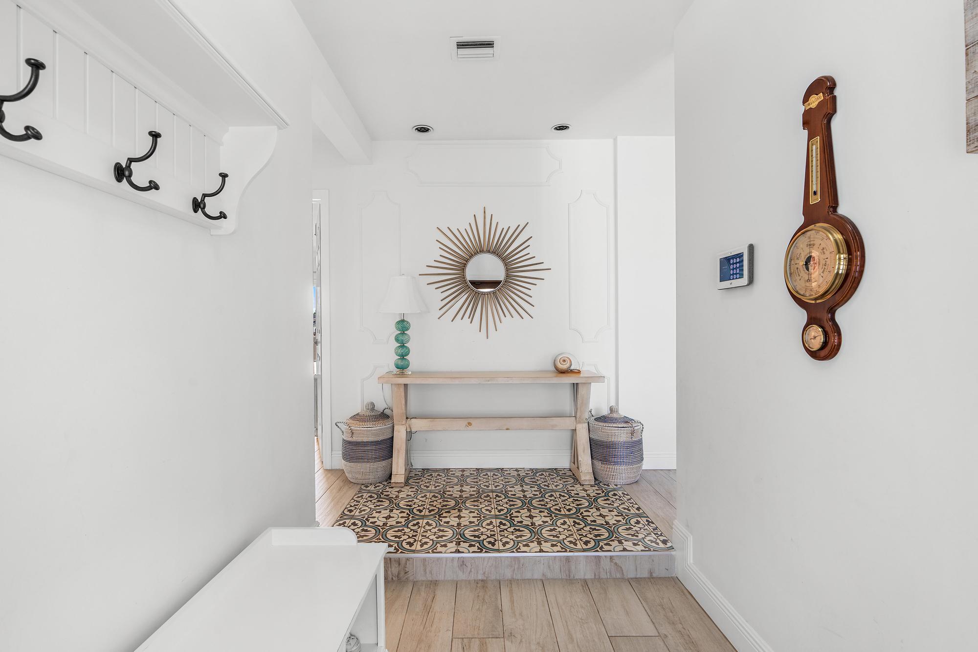 1104 Country Club Circle