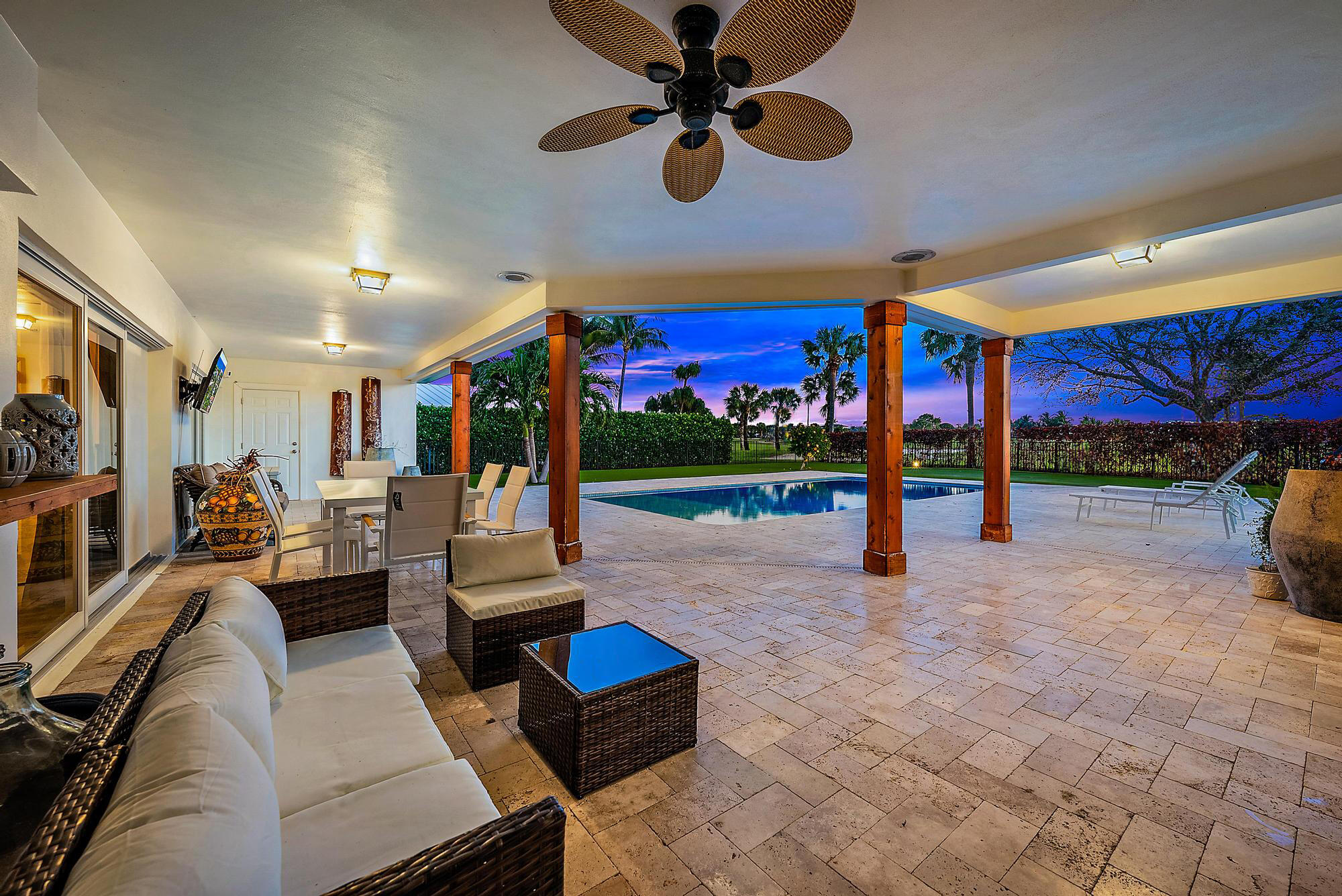 1104 Country Club Circle