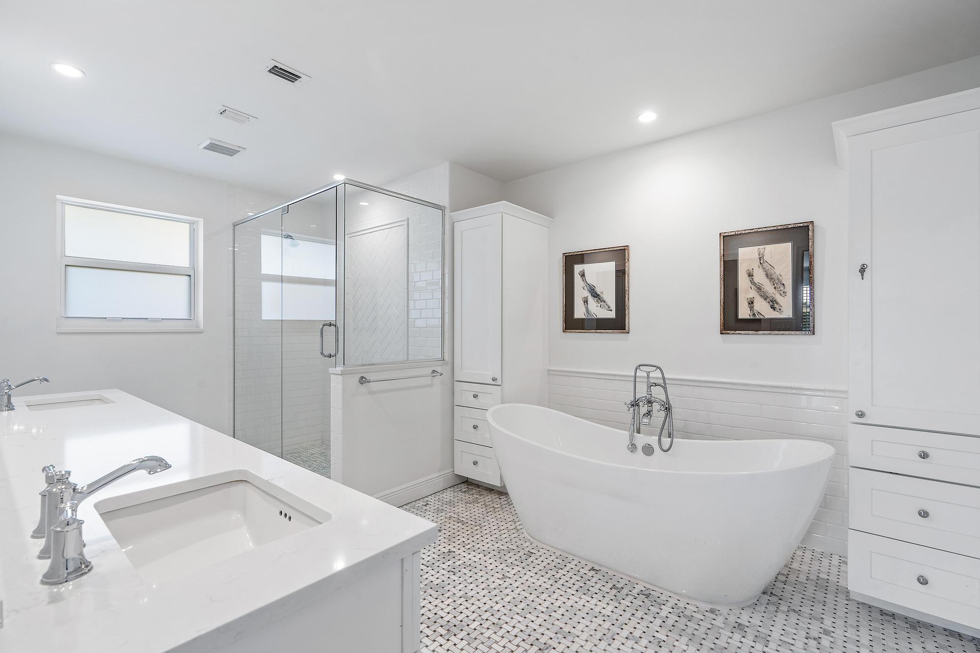 1104 Country Club Circle