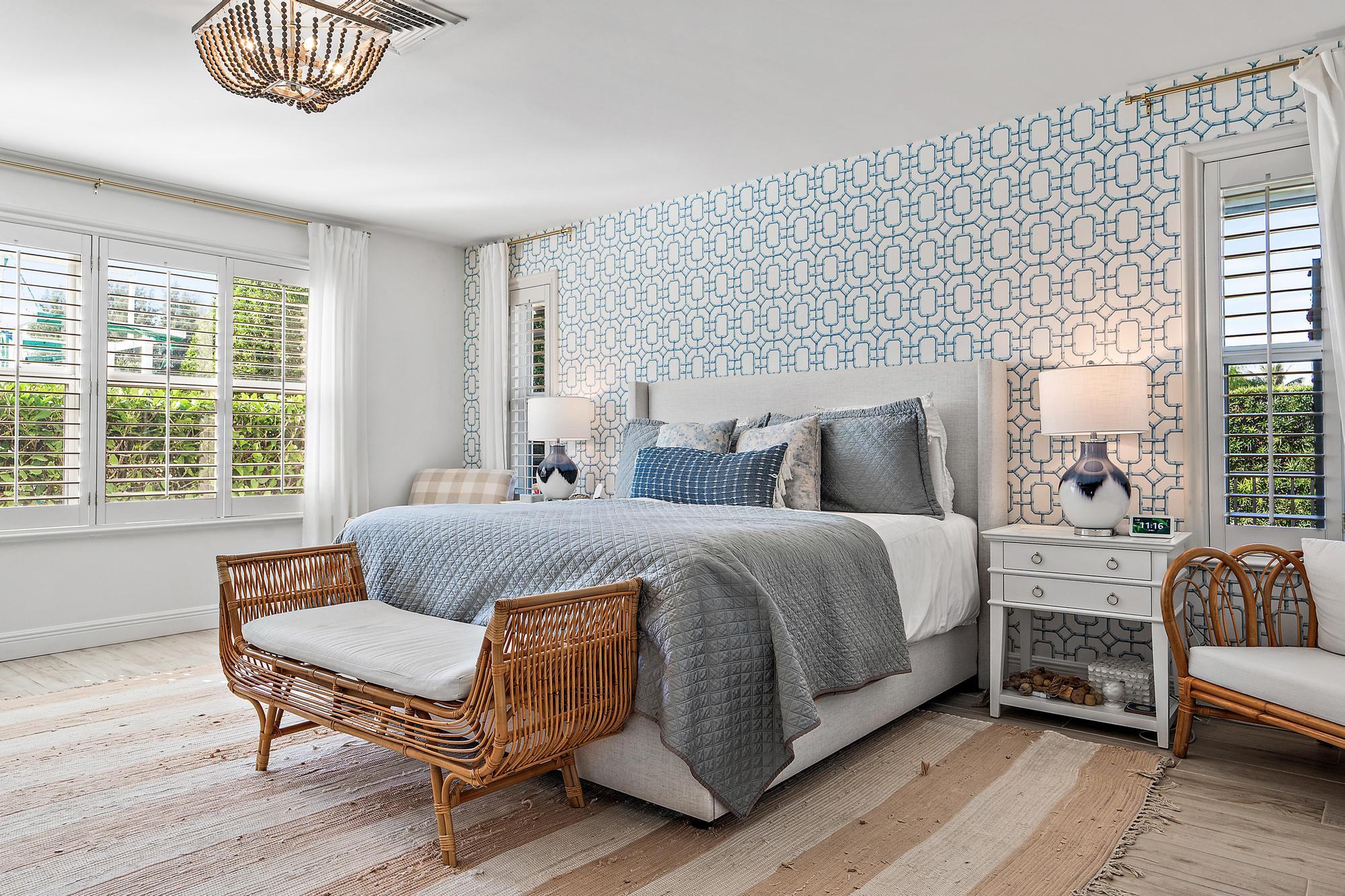 1104 Country Club Circle