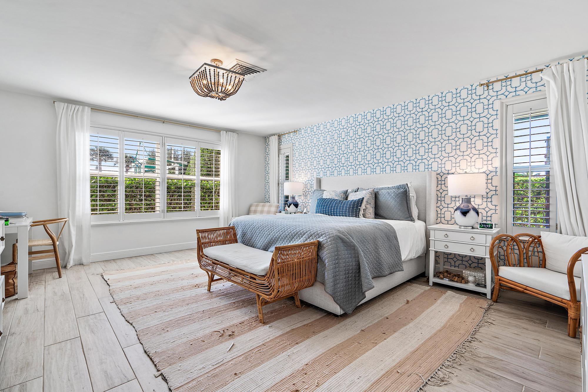 1104 Country Club Circle